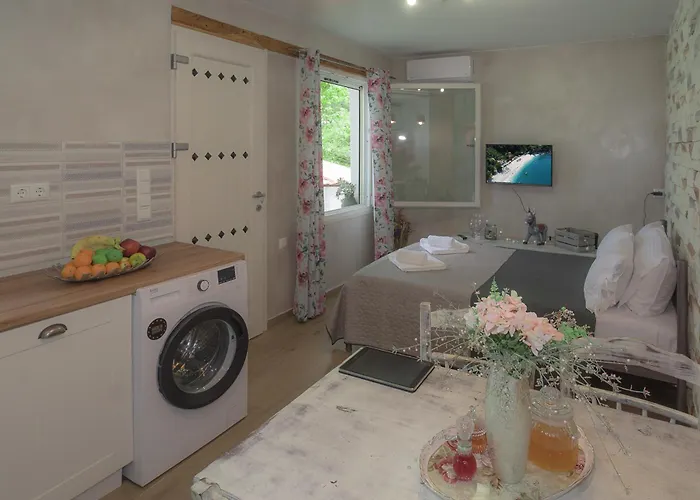 بيت للعطل The Sea Rock House Agioi Saranta