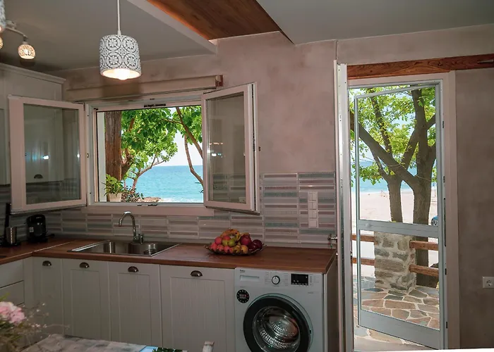 بيت للعطل The Sea Rock House