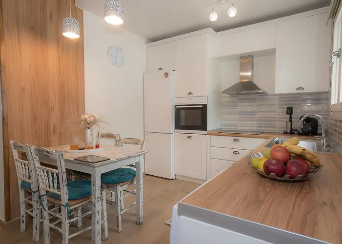 بيت للعطل The Sea Rock House *