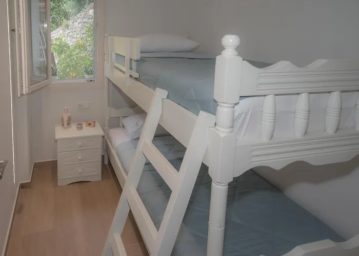 The Sea Rock House Case de vacanță