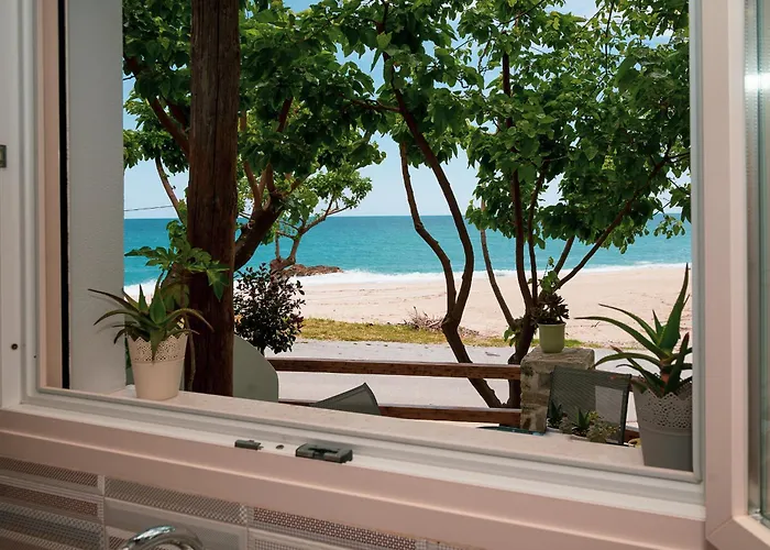 بيت للعطل The Sea Rock House Agioi Saranta